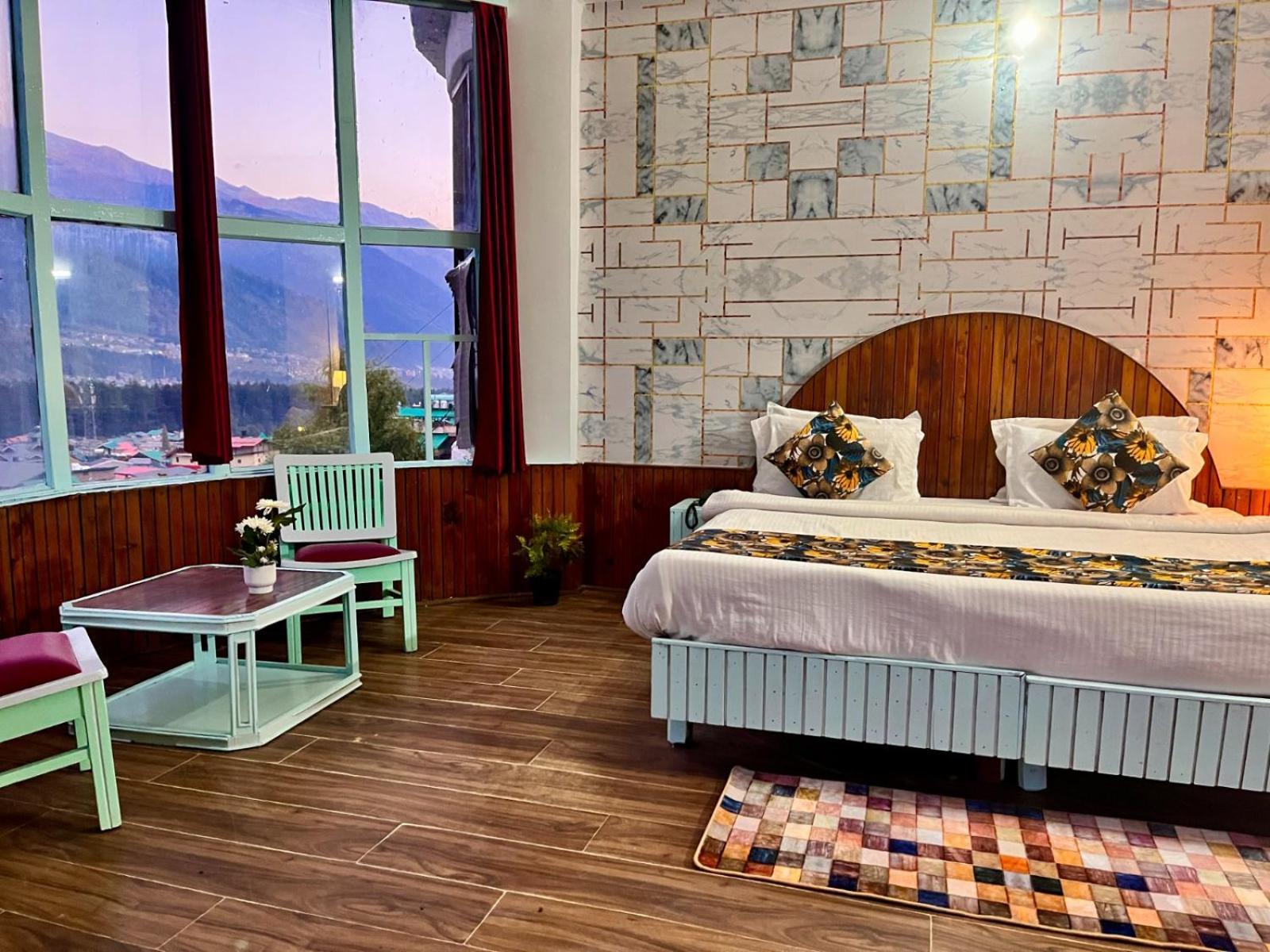 Hadimba Hill View By Hadimba Palace, Manali - Premium Room ! Family Hotel ! Parking ! Near Hadimba Temple Manāli Exterior foto