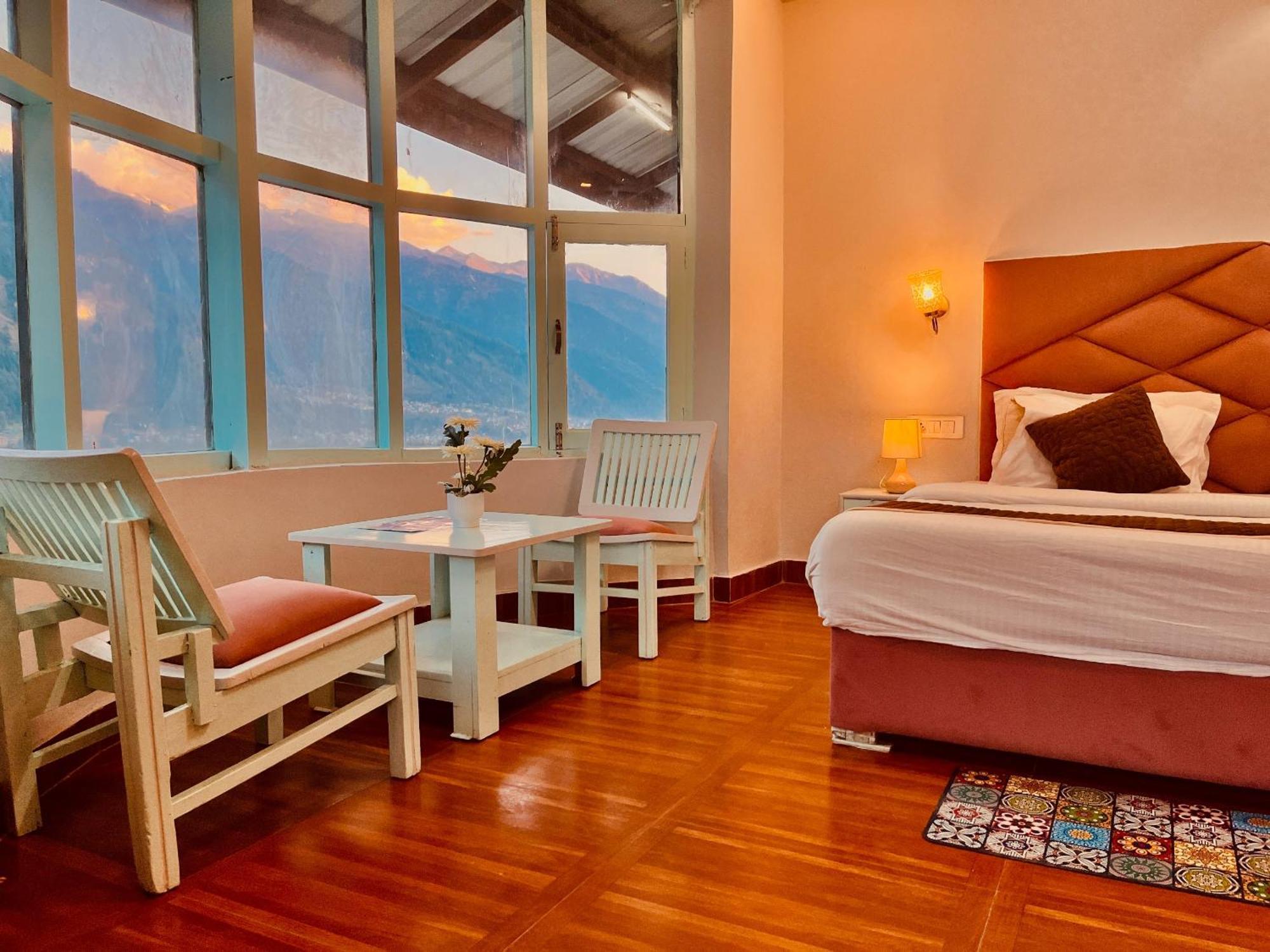 Hadimba Hill View By Hadimba Palace, Manali - Premium Room ! Family Hotel ! Parking ! Near Hadimba Temple Manāli Exterior foto