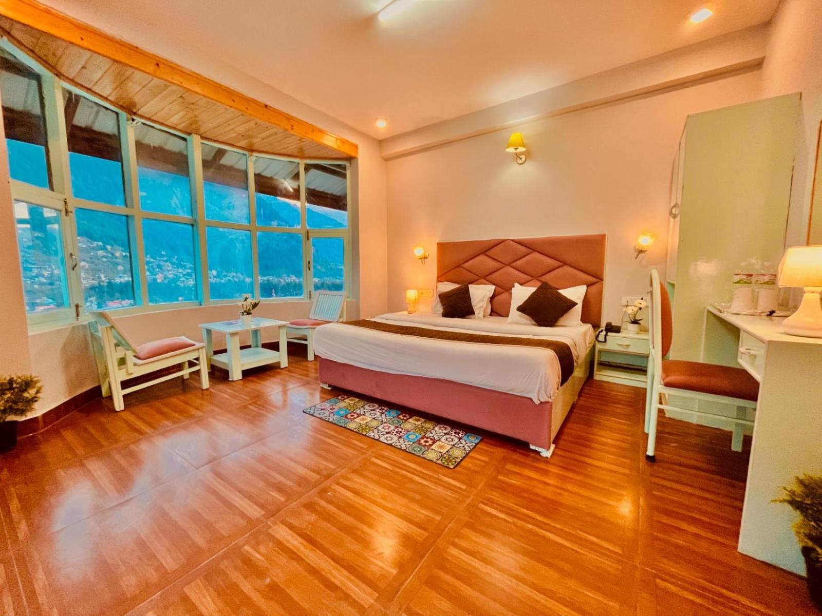 Hadimba Hill View By Hadimba Palace, Manali - Premium Room ! Family Hotel ! Parking ! Near Hadimba Temple Manāli Exterior foto