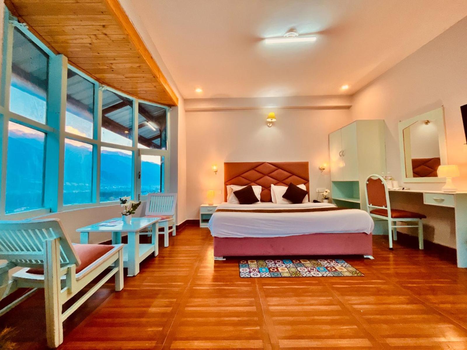 Hadimba Hill View By Hadimba Palace, Manali - Premium Room ! Family Hotel ! Parking ! Near Hadimba Temple Manāli Exterior foto