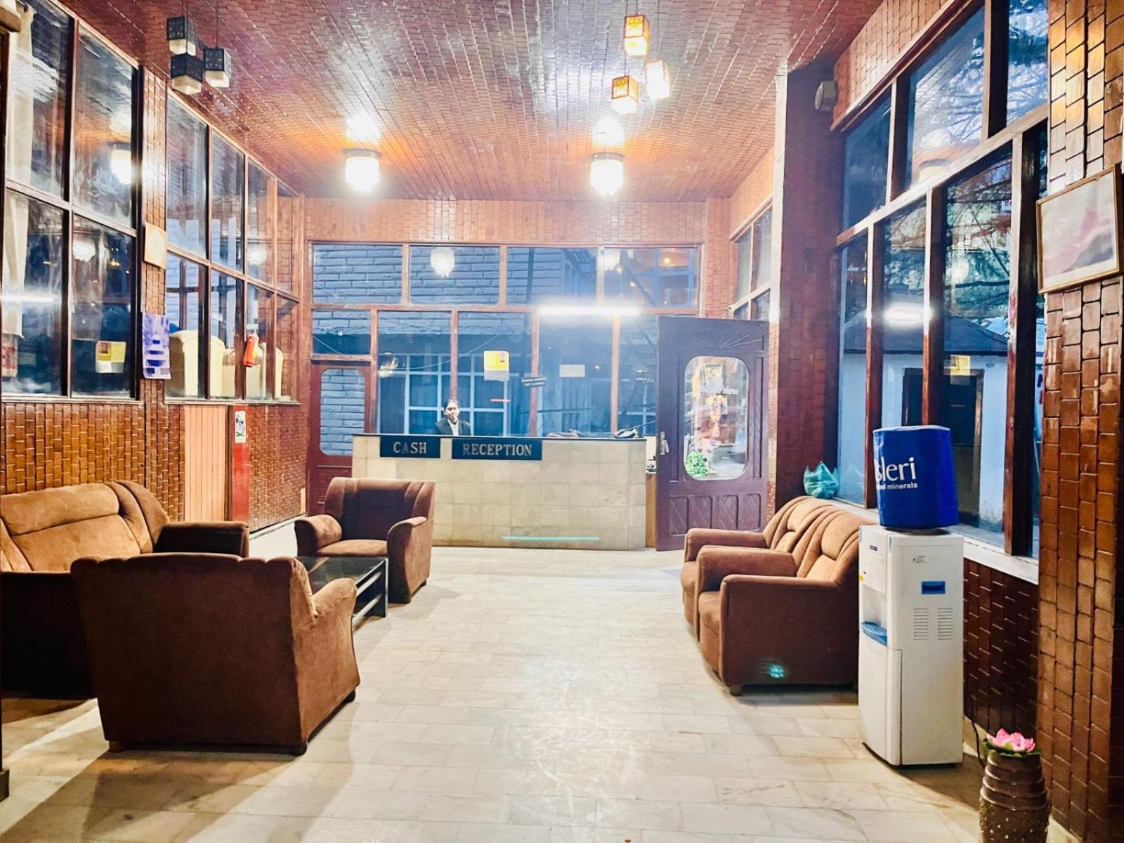 Hadimba Hill View By Hadimba Palace, Manali - Premium Room ! Family Hotel ! Parking ! Near Hadimba Temple Manāli Exterior foto