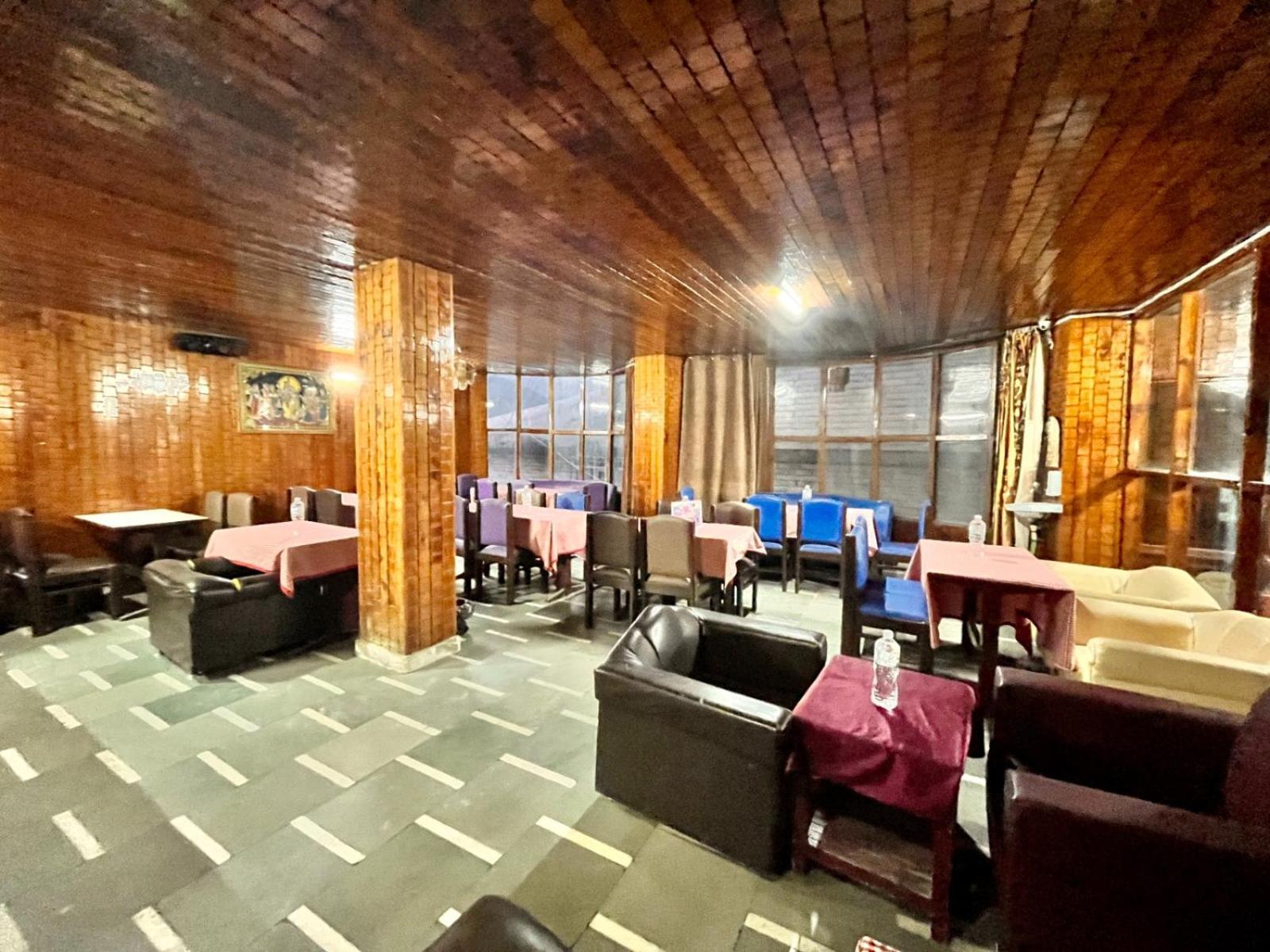 Hadimba Hill View By Hadimba Palace, Manali - Premium Room ! Family Hotel ! Parking ! Near Hadimba Temple Manāli Exterior foto
