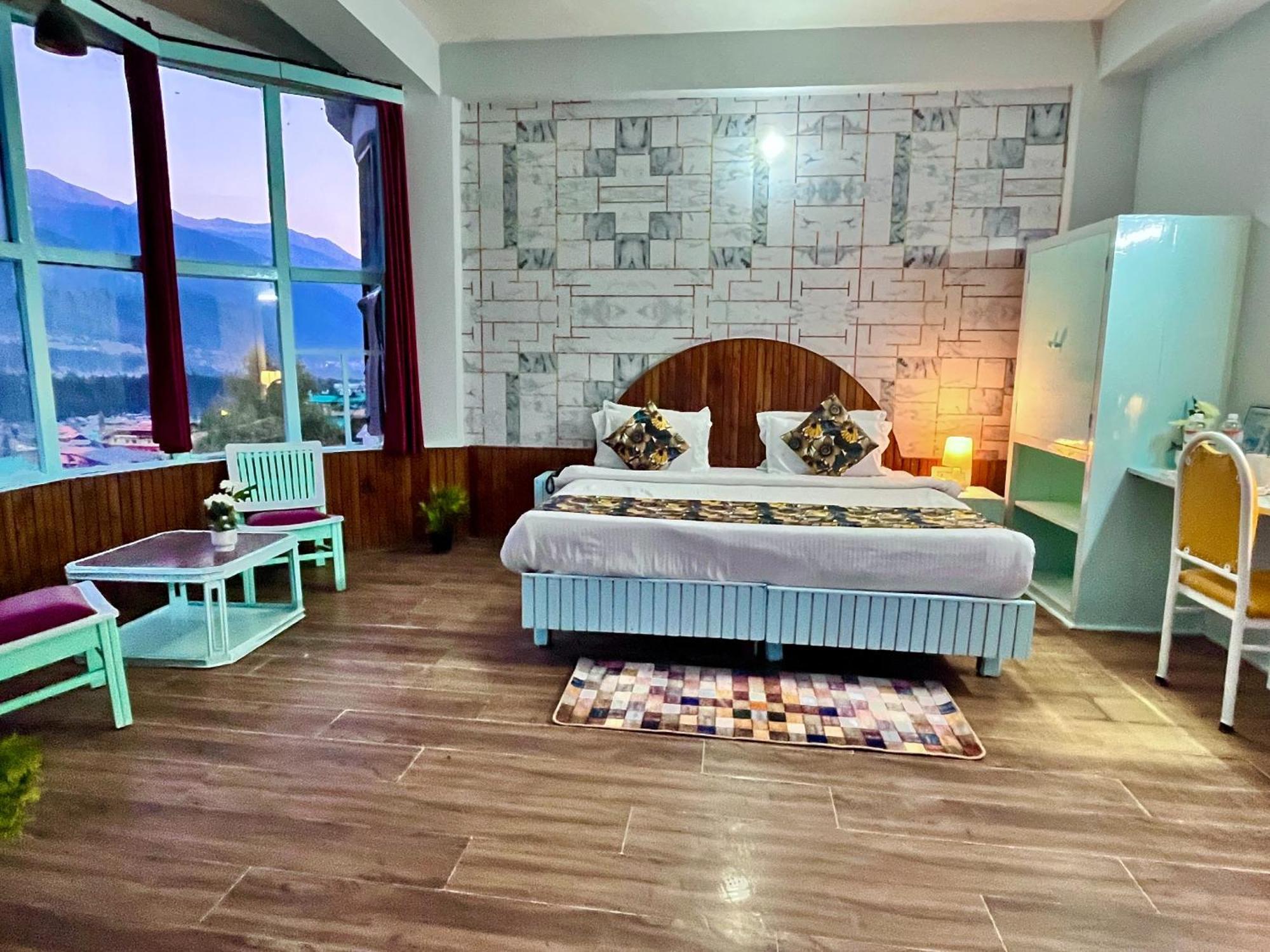 Hadimba Hill View By Hadimba Palace, Manali - Premium Room ! Family Hotel ! Parking ! Near Hadimba Temple Manāli Exterior foto