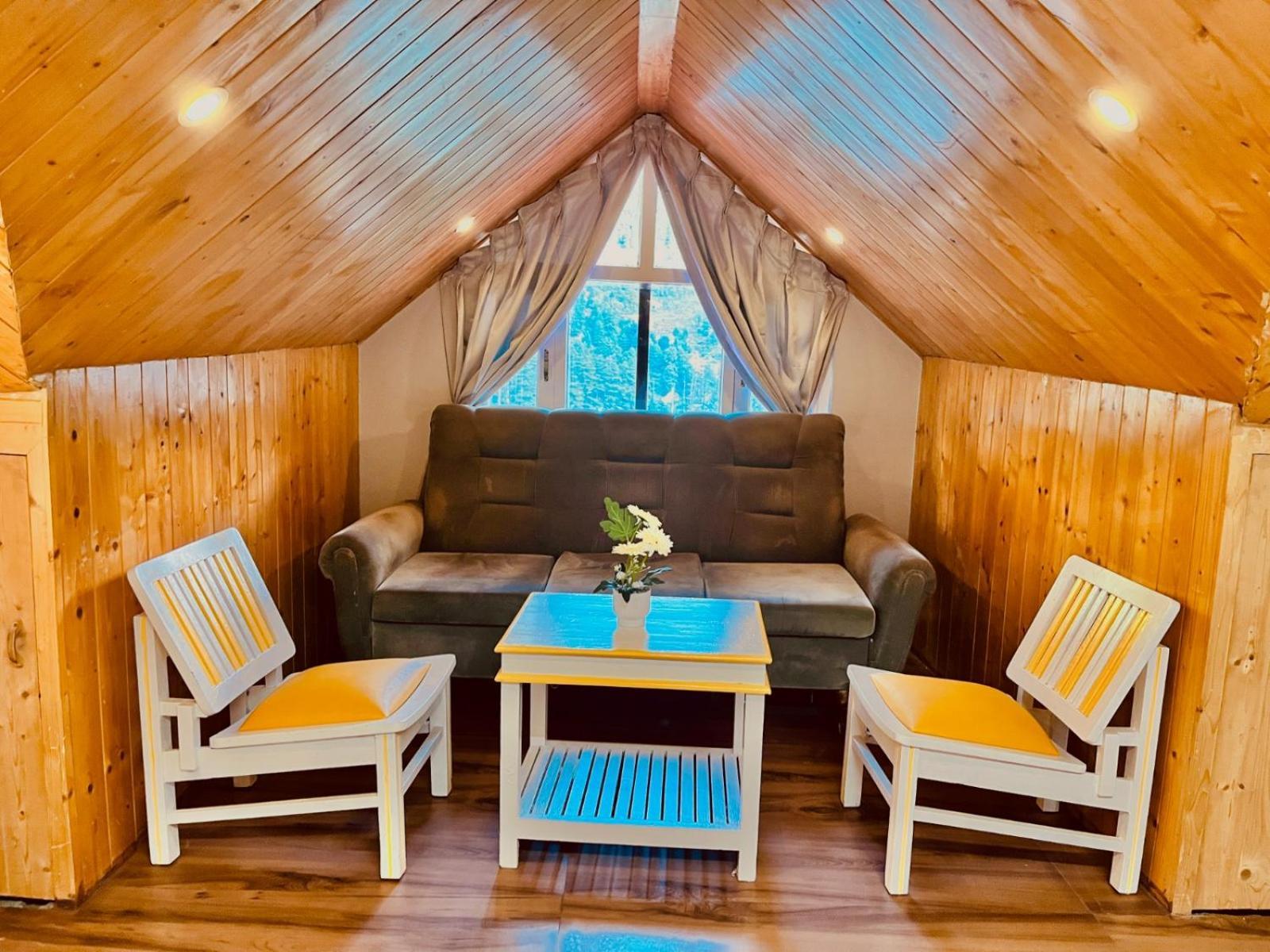 Hadimba Hill View By Hadimba Palace, Manali - Premium Room ! Family Hotel ! Parking ! Near Hadimba Temple Manāli Exterior foto