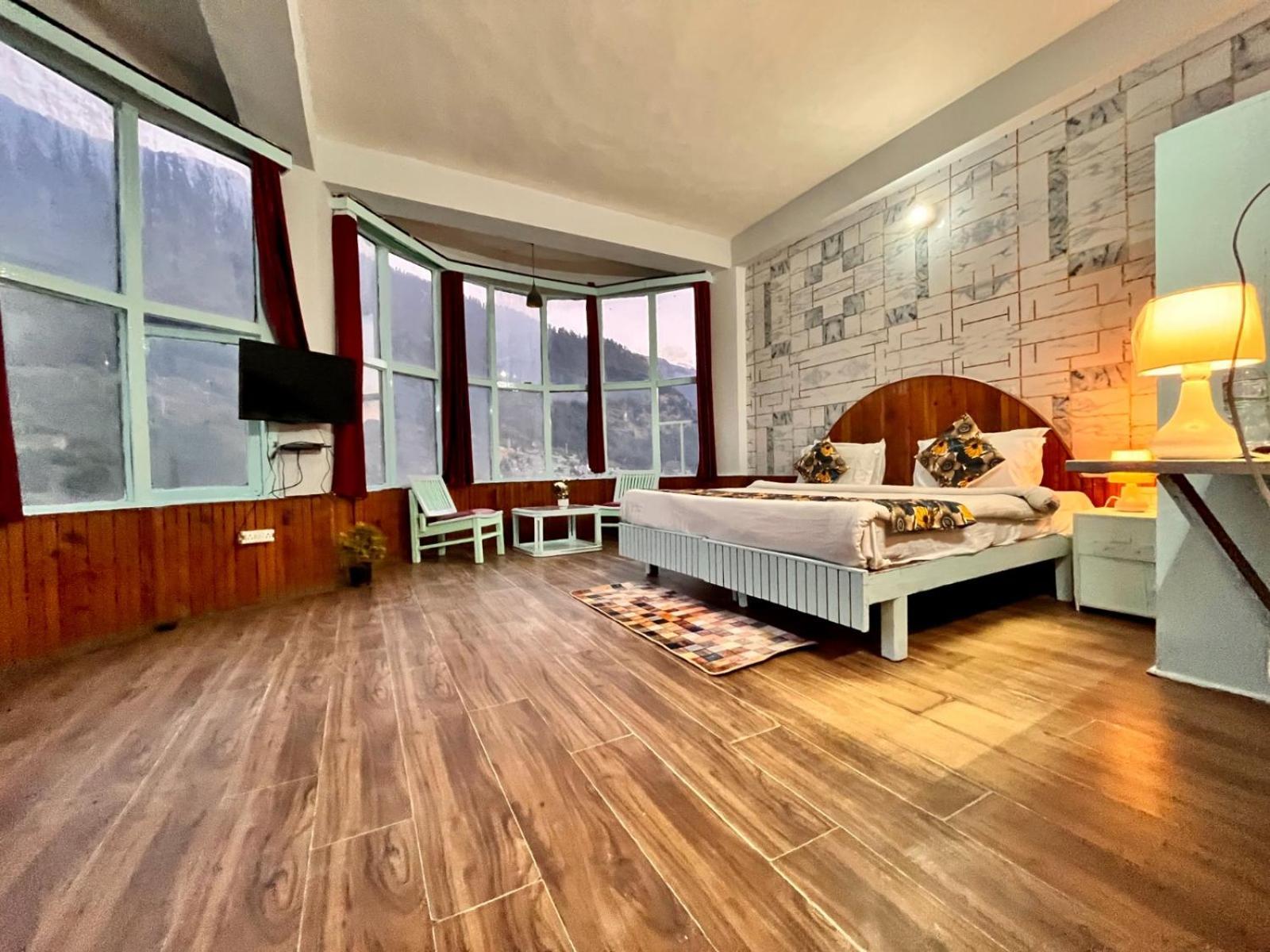 Hadimba Hill View By Hadimba Palace, Manali - Premium Room ! Family Hotel ! Parking ! Near Hadimba Temple Manāli Exterior foto
