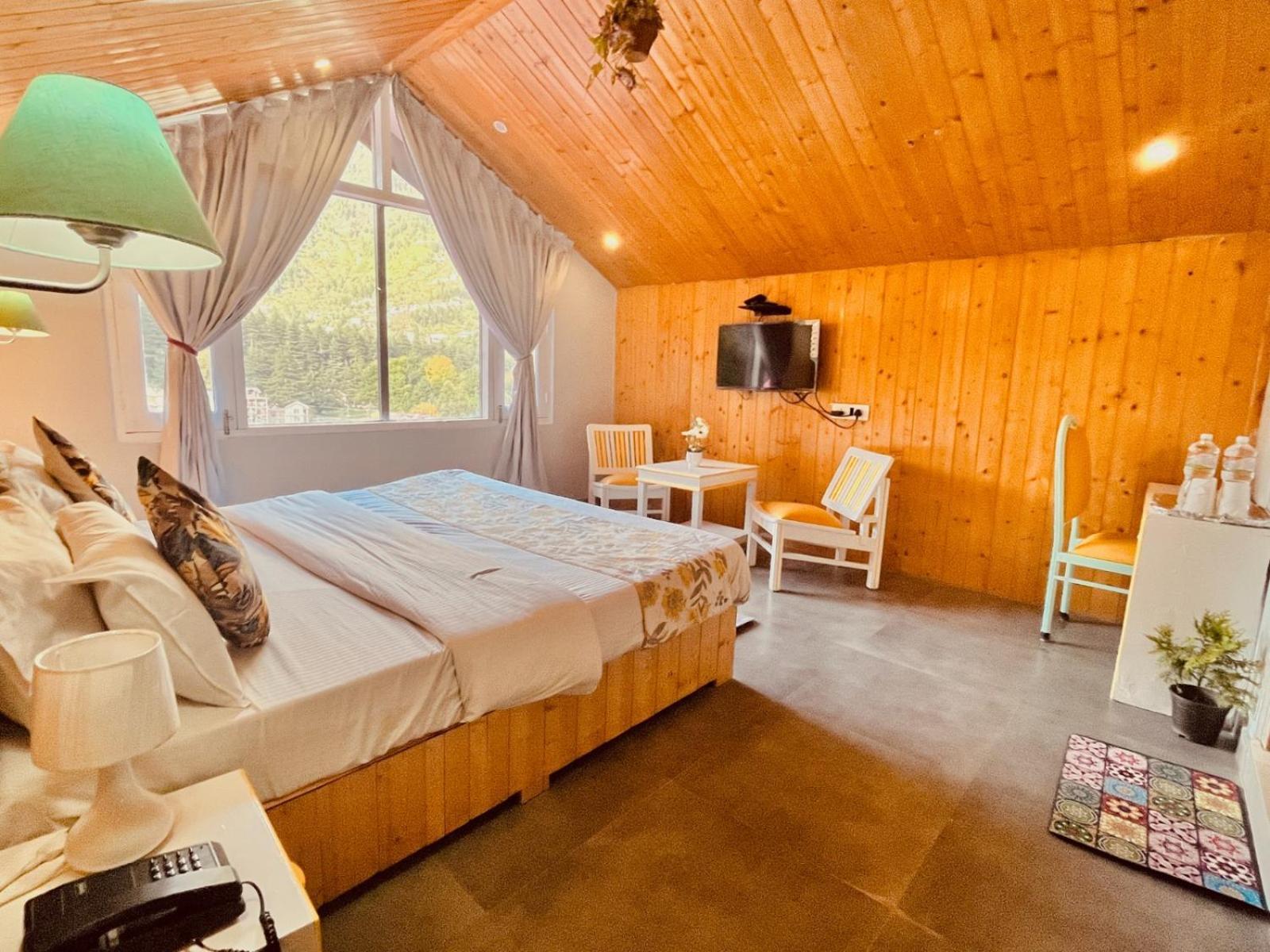 Hadimba Hill View By Hadimba Palace, Manali - Premium Room ! Family Hotel ! Parking ! Near Hadimba Temple Manāli Exterior foto