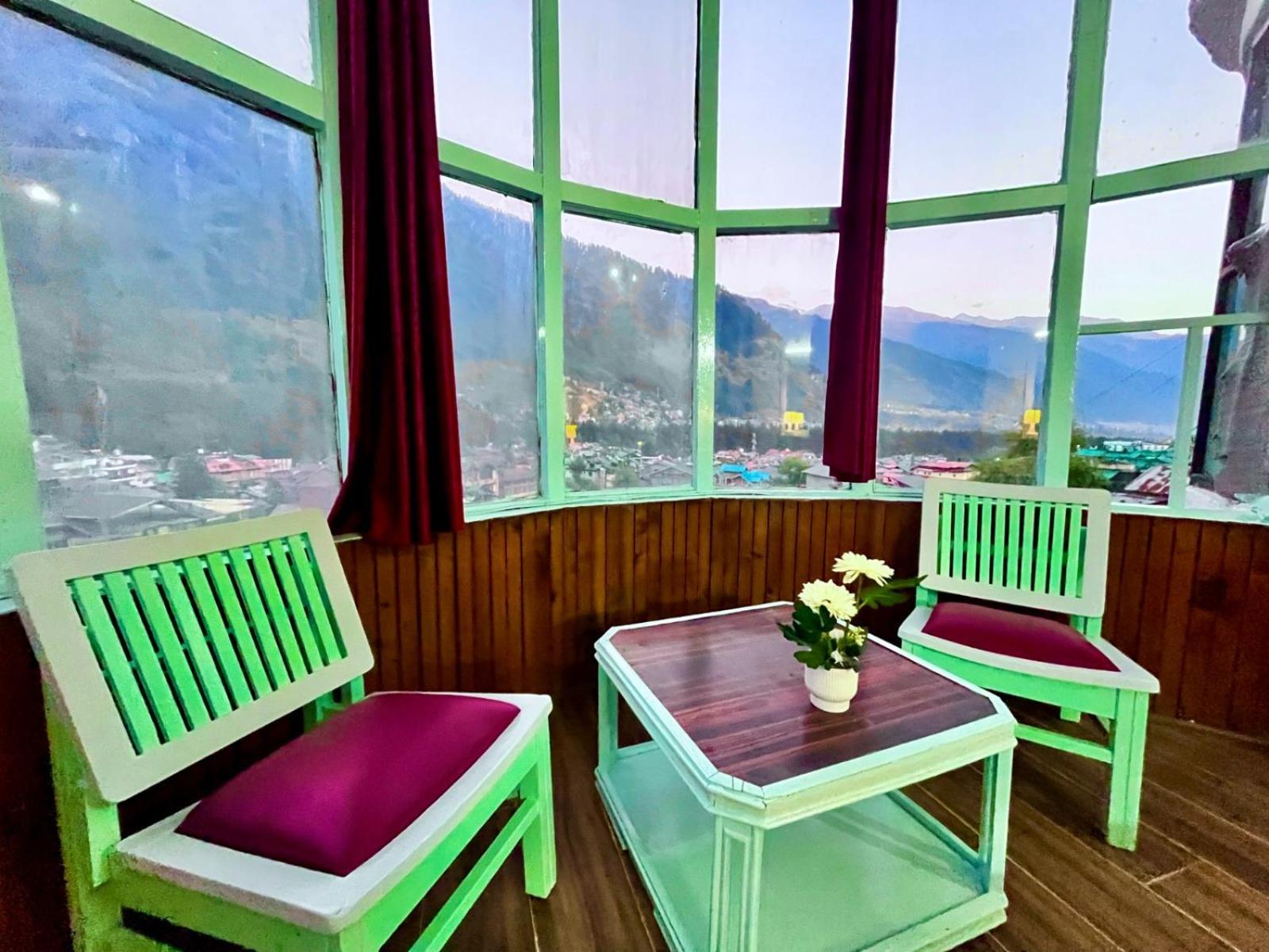 Hadimba Hill View By Hadimba Palace, Manali - Premium Room ! Family Hotel ! Parking ! Near Hadimba Temple Manāli Exterior foto