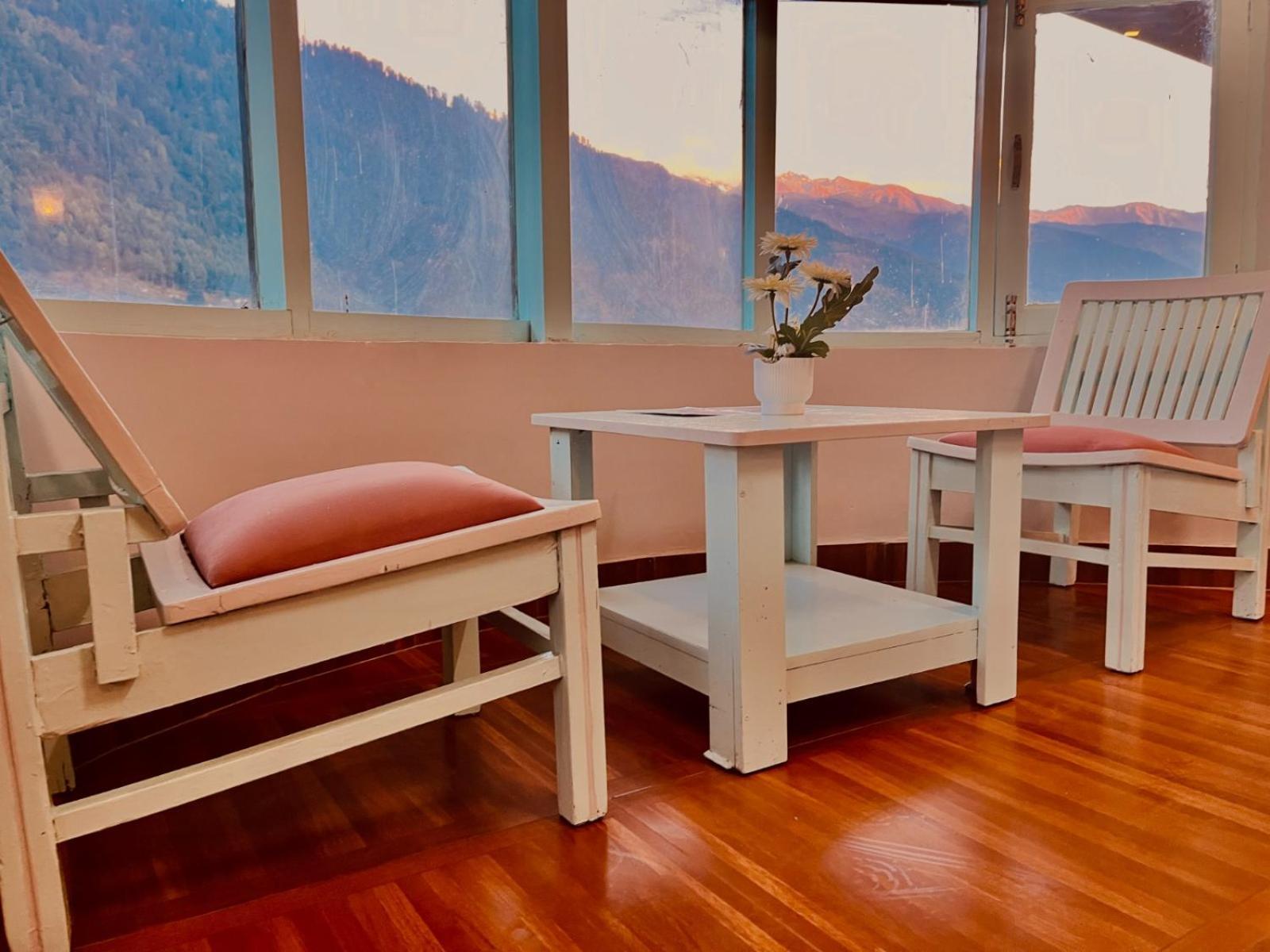 Hadimba Hill View By Hadimba Palace, Manali - Premium Room ! Family Hotel ! Parking ! Near Hadimba Temple Manāli Exterior foto