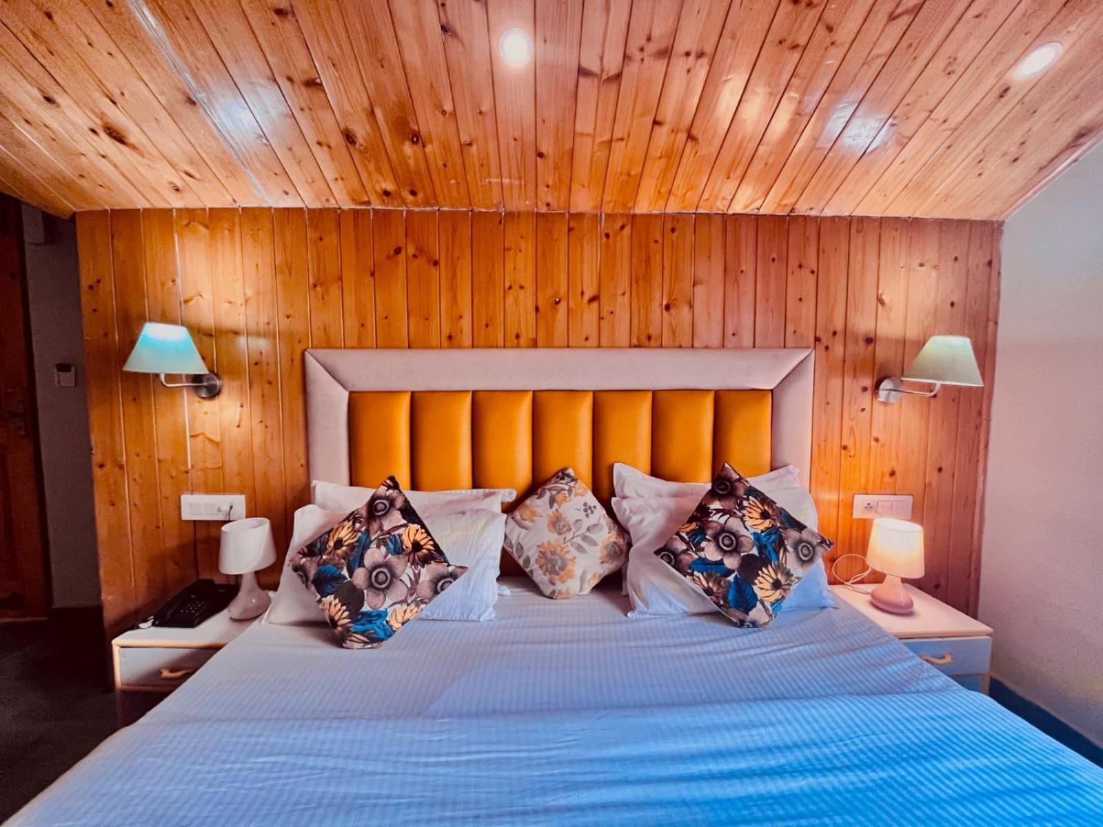 Hadimba Hill View By Hadimba Palace, Manali - Premium Room ! Family Hotel ! Parking ! Near Hadimba Temple Manāli Exterior foto