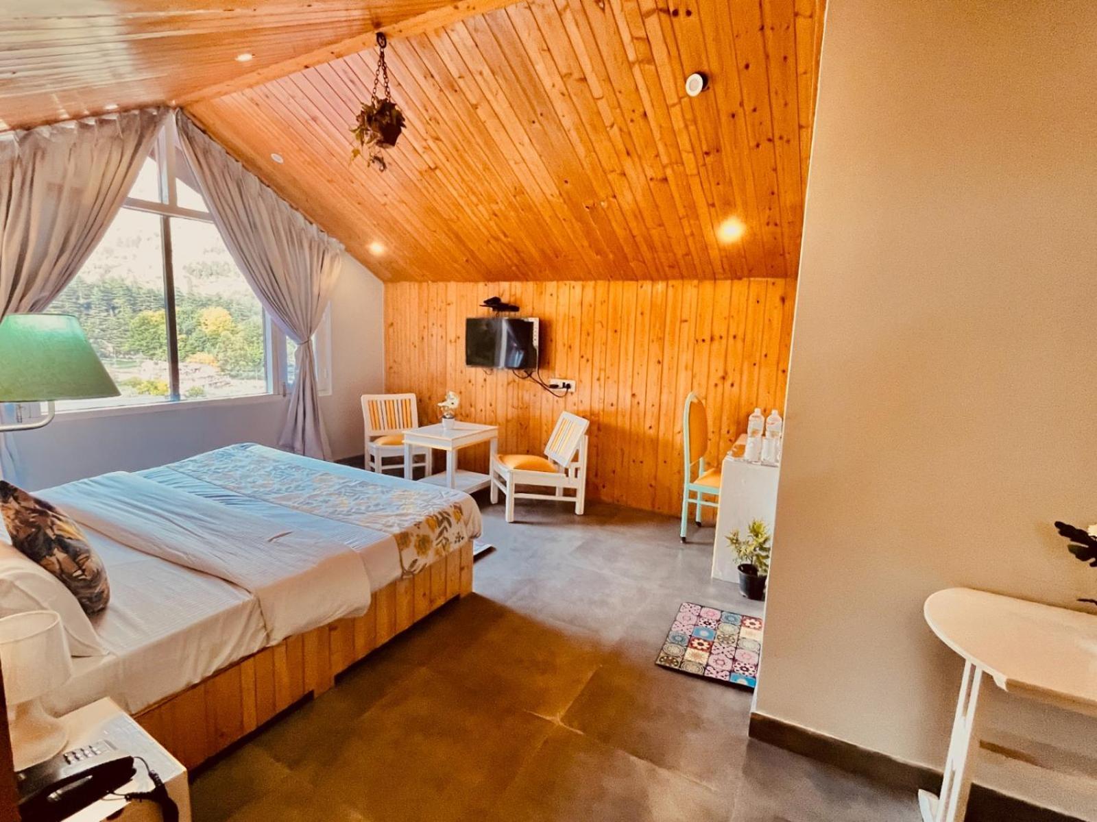 Hadimba Hill View By Hadimba Palace, Manali - Premium Room ! Family Hotel ! Parking ! Near Hadimba Temple Manāli Exterior foto