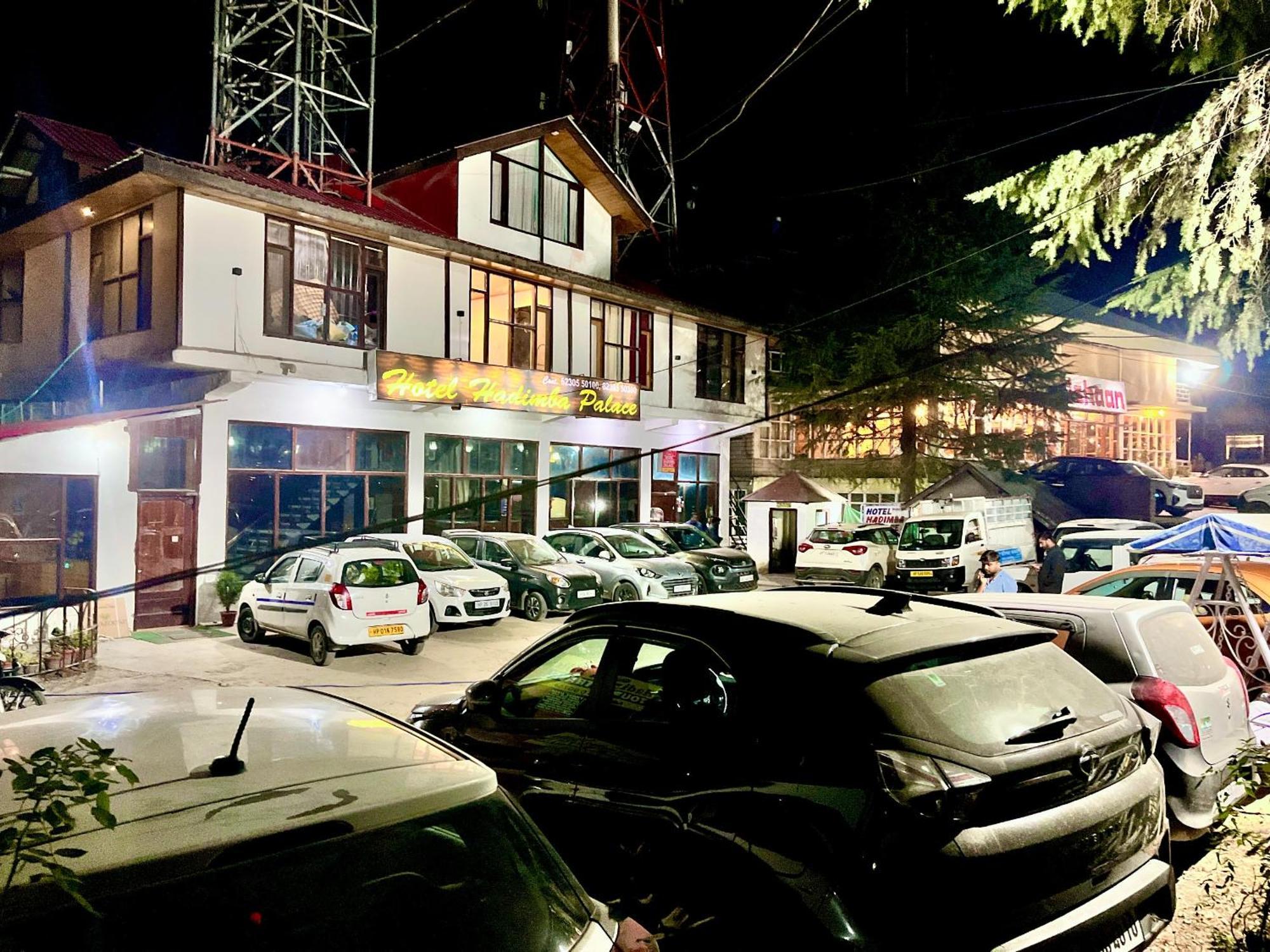 Hadimba Hill View By Hadimba Palace, Manali - Premium Room ! Family Hotel ! Parking ! Near Hadimba Temple Manāli Exterior foto