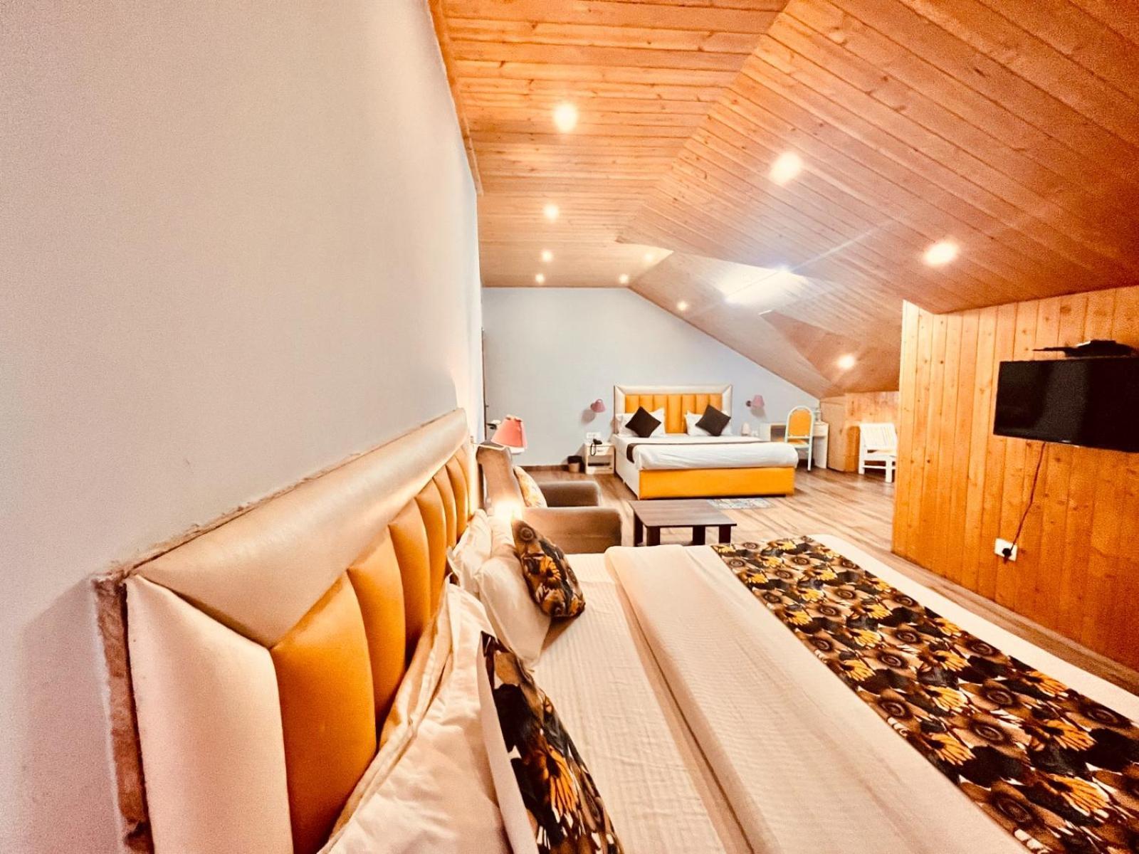 Hadimba Hill View By Hadimba Palace, Manali - Premium Room ! Family Hotel ! Parking ! Near Hadimba Temple Manāli Exterior foto