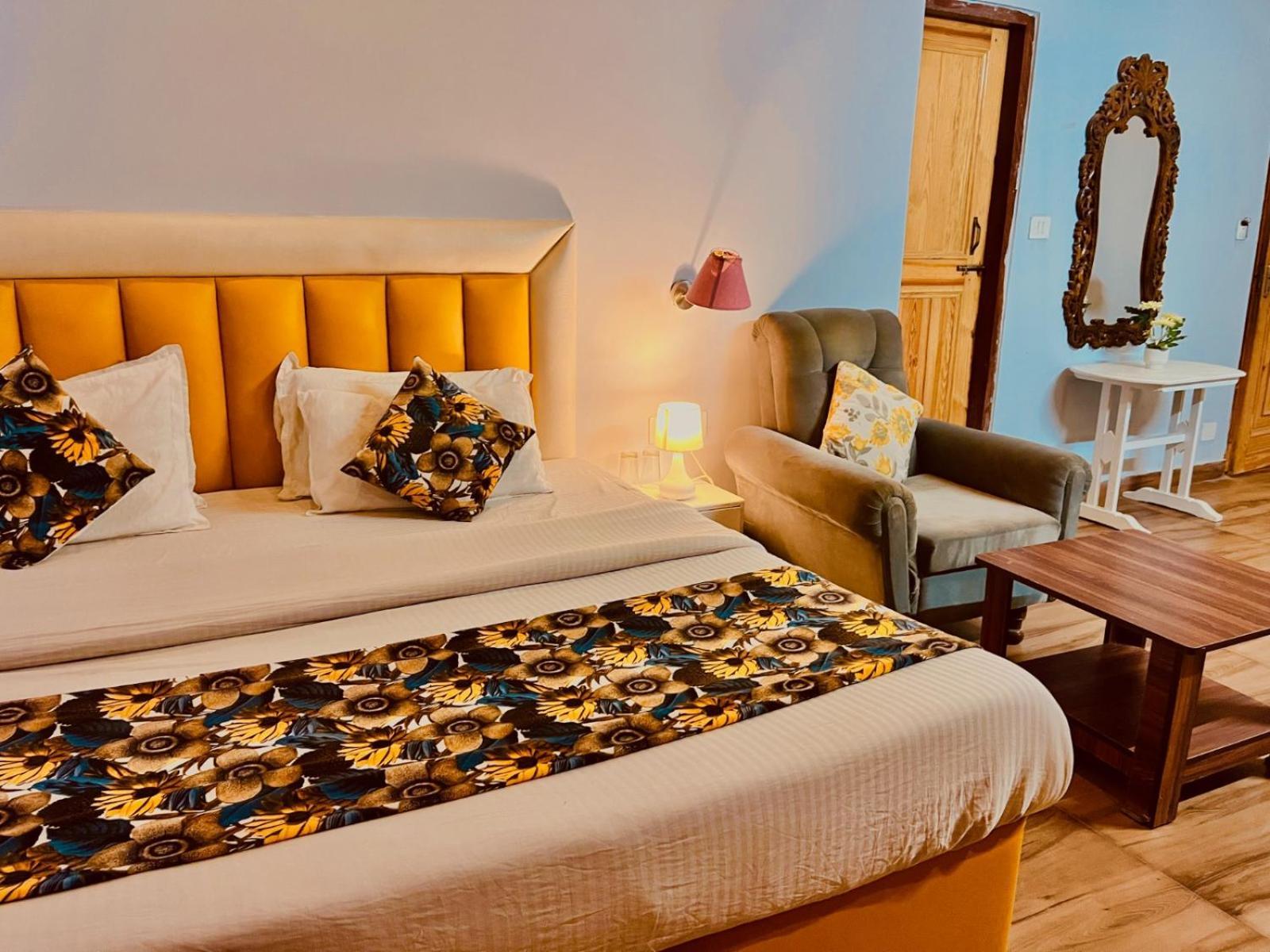 Hadimba Hill View By Hadimba Palace, Manali - Premium Room ! Family Hotel ! Parking ! Near Hadimba Temple Manāli Exterior foto