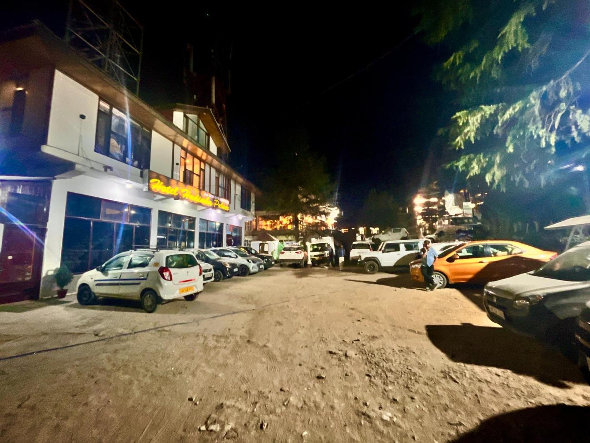 Hadimba Hill View By Hadimba Palace, Manali - Premium Room ! Family Hotel ! Parking ! Near Hadimba Temple Manāli Exterior foto