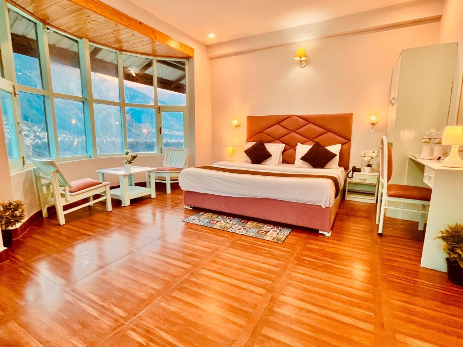 Hadimba Hill View By Hadimba Palace, Manali - Premium Room ! Family Hotel ! Parking ! Near Hadimba Temple Manāli Exterior foto
