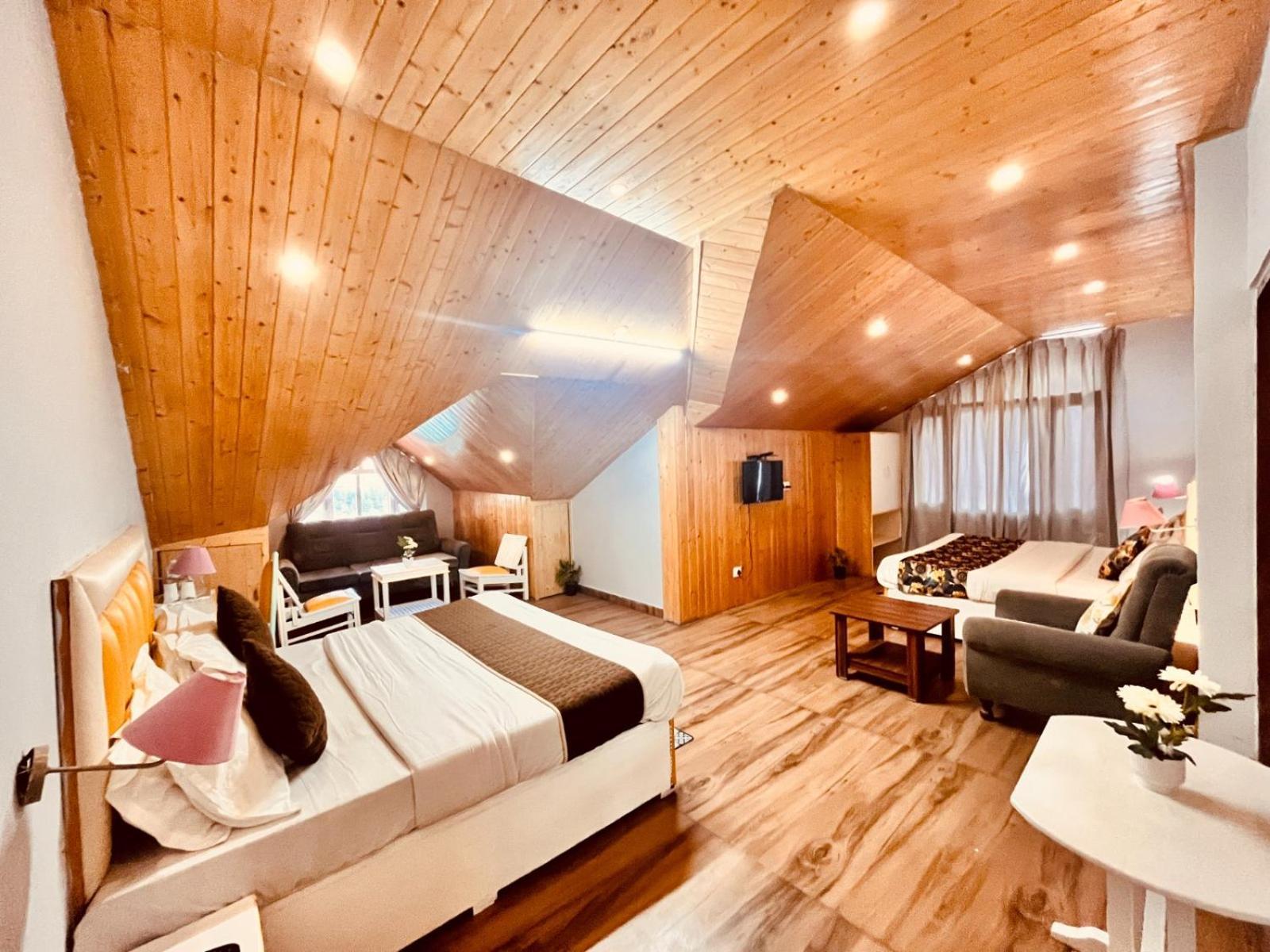 Hadimba Hill View By Hadimba Palace, Manali - Premium Room ! Family Hotel ! Parking ! Near Hadimba Temple Manāli Exterior foto